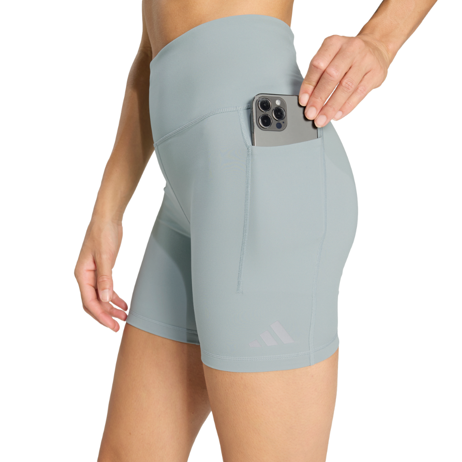 A Guide to What Is Moisture-Wicking Fabric, Its Types & Benefits A Guide to What Is Moisture-Wicking Fabric, Its Types & Benefits