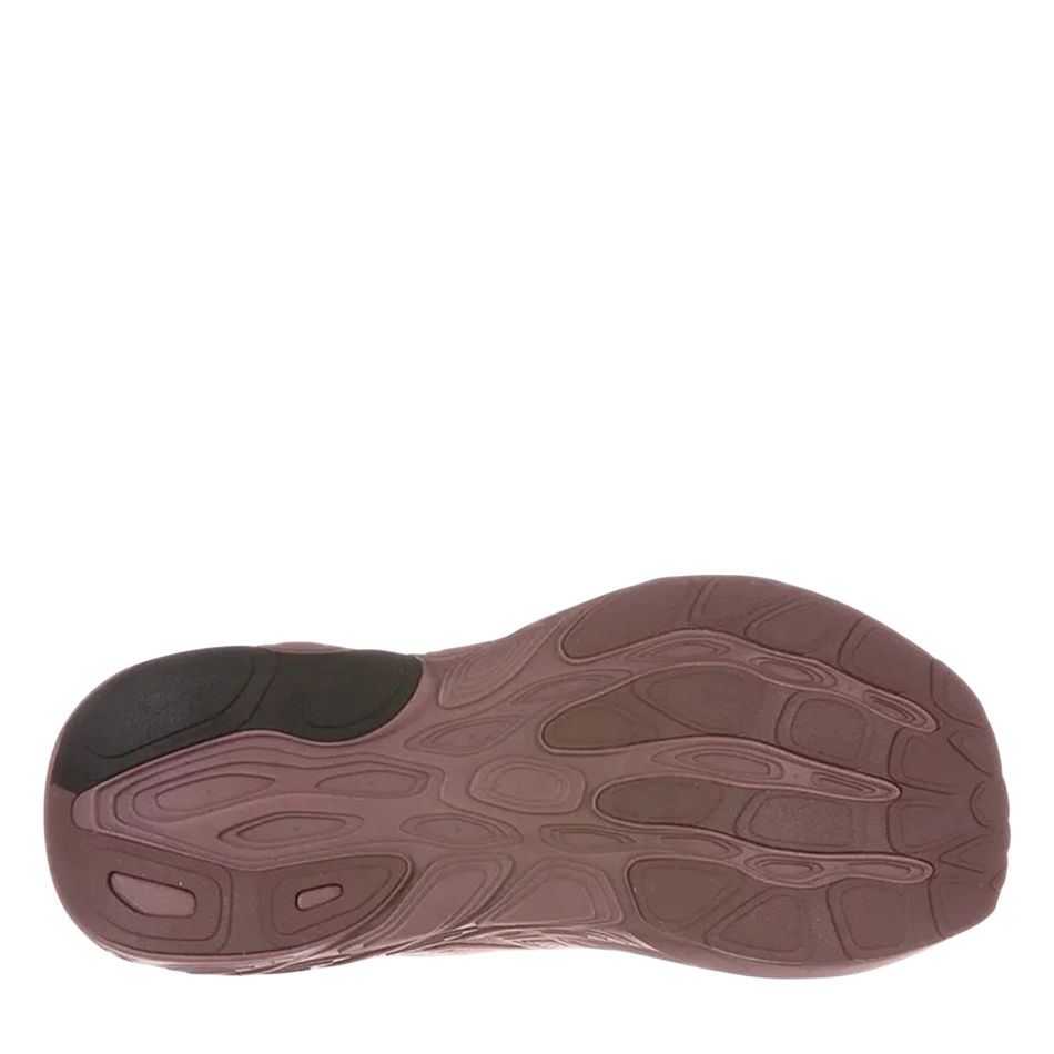 Up & Running New Balance Women's 880 v15 running shoe outsole in Fast Track mauve with durable traction pattern