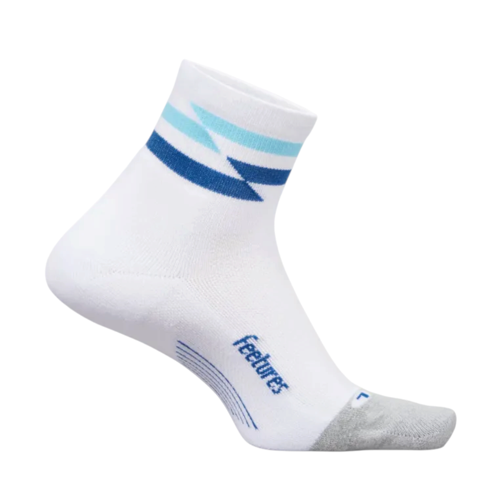 Up & Running Feetures white quarter socks with blue geometric ankle stripes, anatomical fit, and grey toe detail.