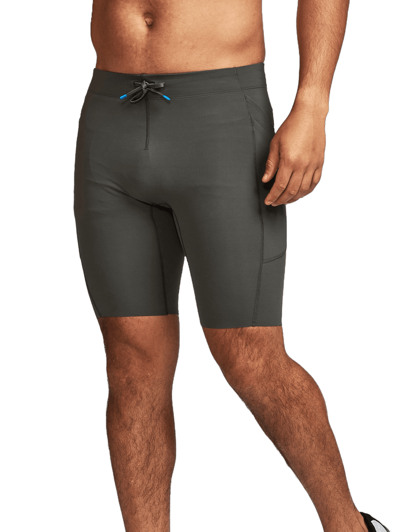 Janji Clothing Janji Men's 8 inch Trail Half Tight in Carbon AW24 - Up and Running